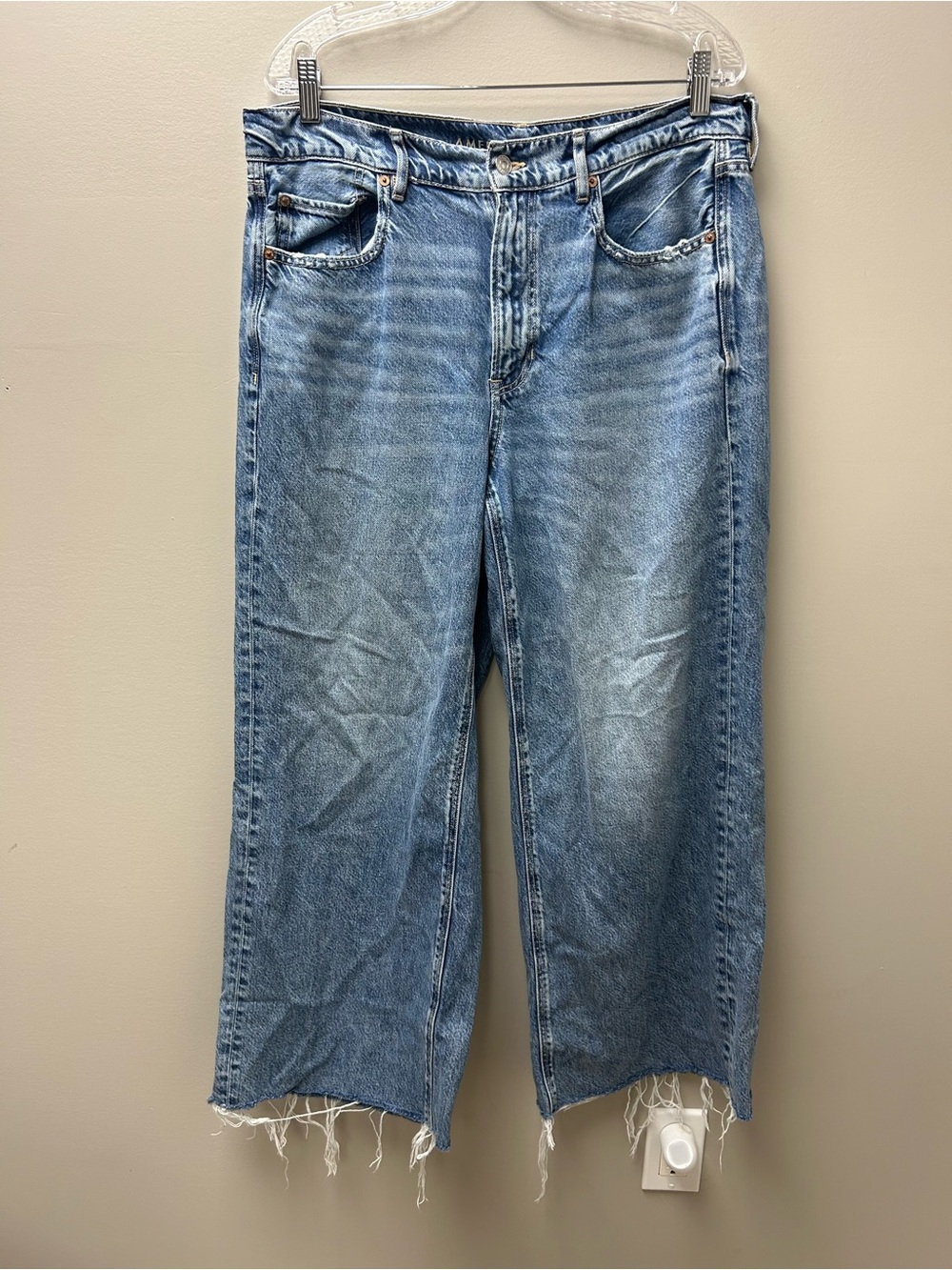 American Eagle Super High Rise Baggy Wide Leg Medium Wash Jeans